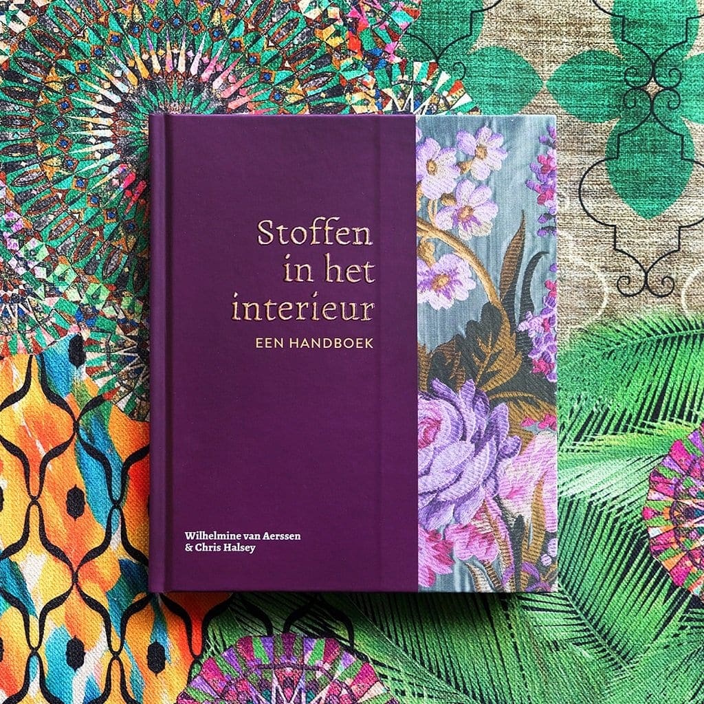 een handig boek over stoffen in je interieur met diverse tips over onderhoud en gebruik van stoffen#onderhoud stoffen#gebruik stoffen