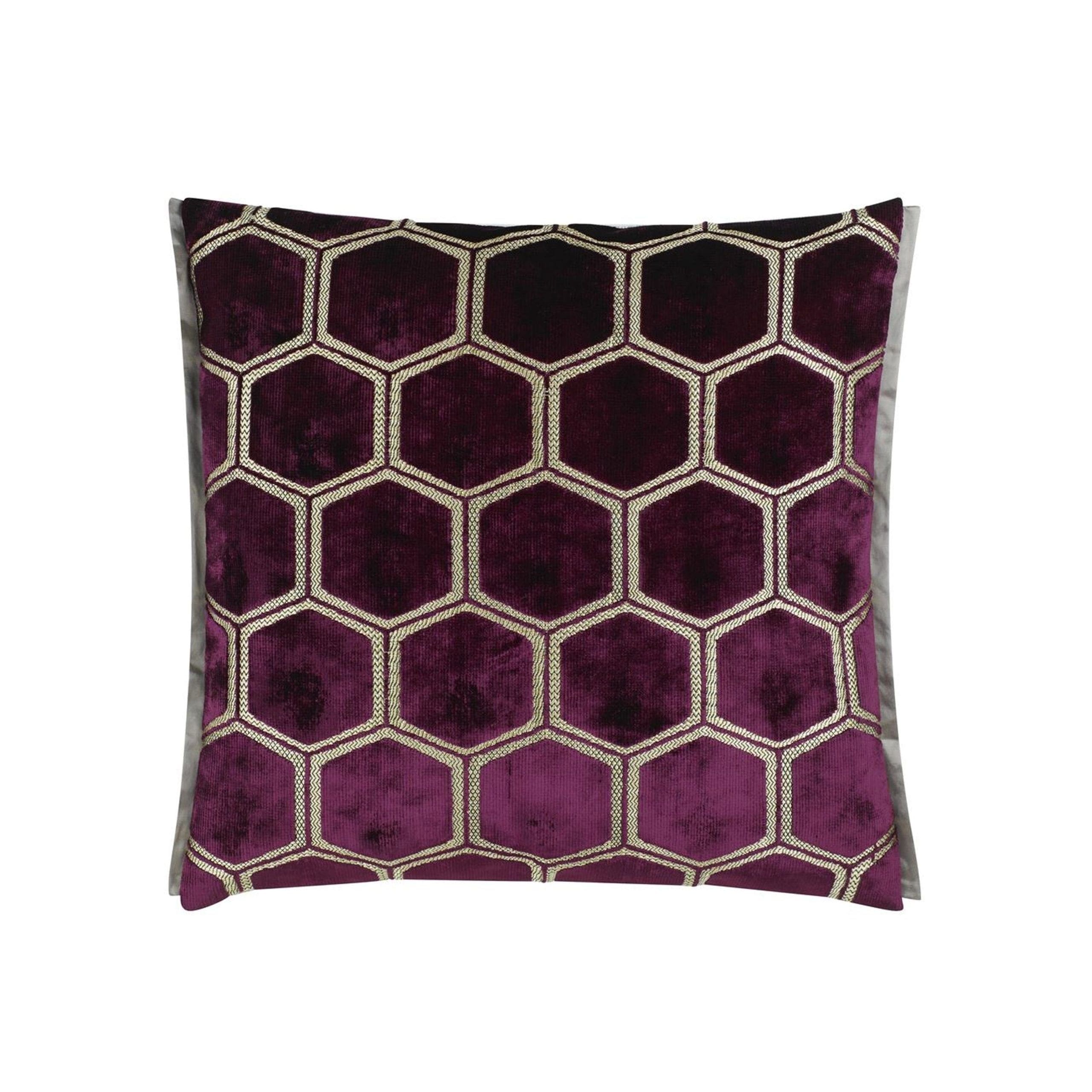 Bijzonder fluwelen kussen Manipur damson van Designers Guild