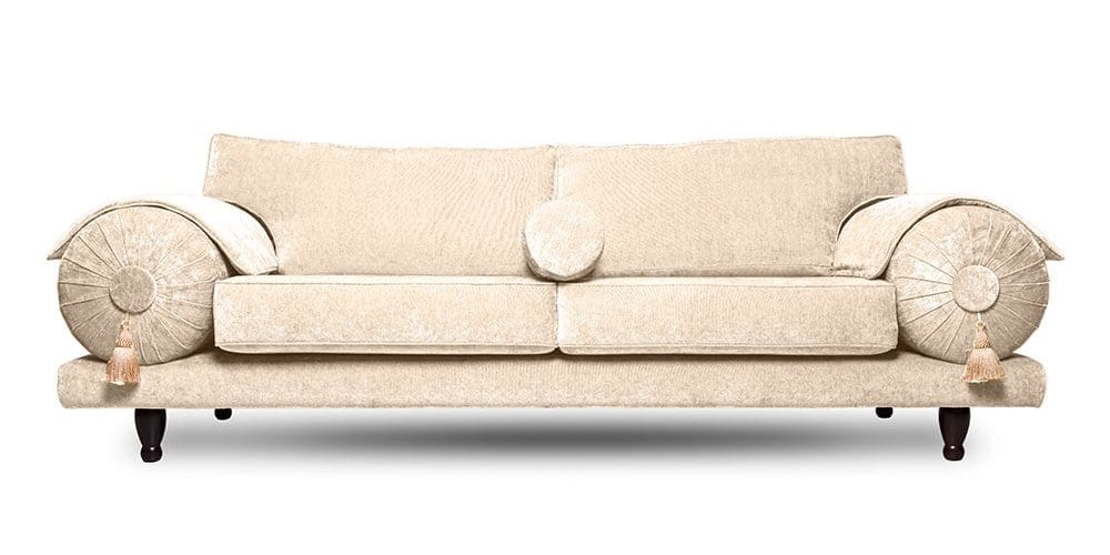 de oosterse casablanca bank met een witte velvet stof van designers guild
